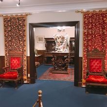 サターンの椅子