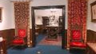 サターンの椅子　「山手八番館（やまてはちばんかん）」神戸市中央区北野町