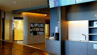 カードラウンジではイモ焼酎の試飲ができます