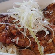 ご飯と肉の量を多数の選択肢から選べる