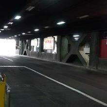 ターミナル乗り場光景