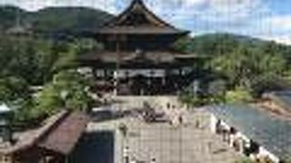 大きなお寺です