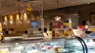 横浜シァルにカフェも！