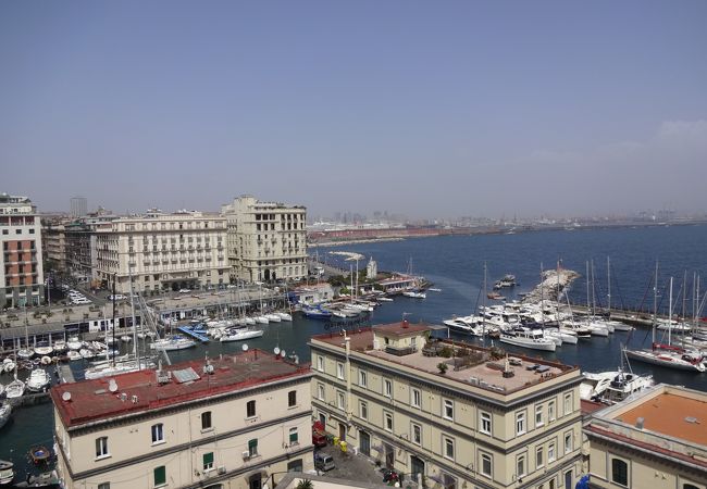 イタリアの港 サンタルチア港 クチコミ・アクセス・営業時間｜ナポリ【フォー