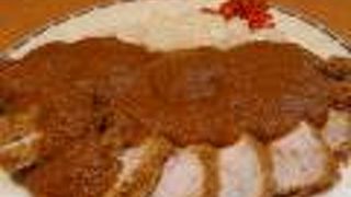 洋食レストラン マルシェでカツカレー