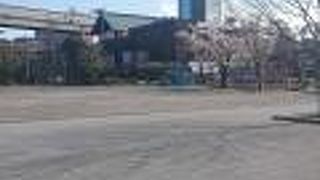 深川不動堂の脇