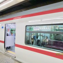 これが乗車した特急です