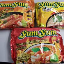 お目当てのインスタントラーメン＠89円