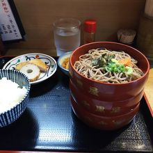 三段蕎麦定食１０９０円。