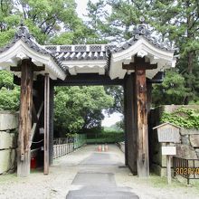 門としては小さな門です