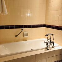 バスタブと別にシャワー・ルームがあります。