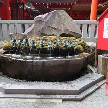 現在手水所として利用できません。コロナ対策ですね。