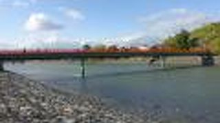 宇治川に架かるフォトジェニックな橋