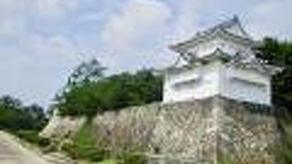 創建当時のまま現存する３つの隅櫓の一つ