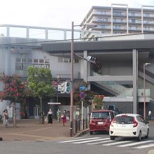 三国ヶ丘駅前広場からすぐです
