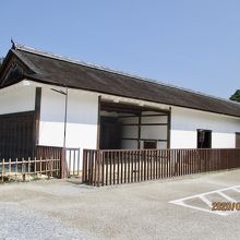 駐車場側から撮影