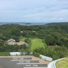 バスが一台もおらず、空いています