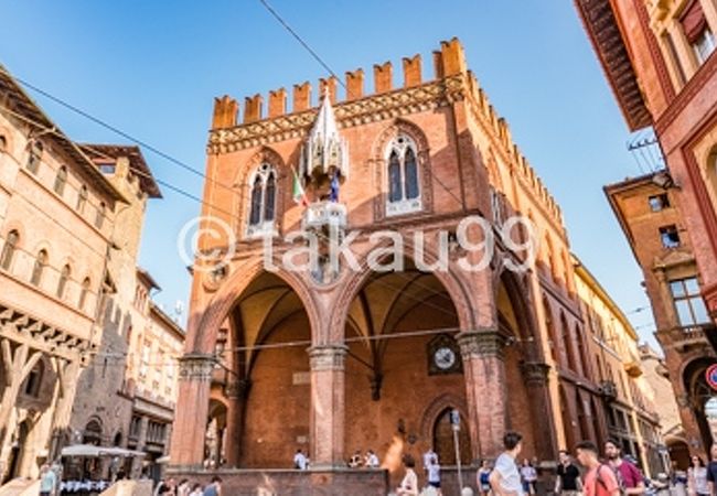 少し小さめですが風情のある歴史的建造物です。