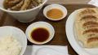 フードコート内にある餃子屋