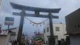 鳥居の向こうに富士山