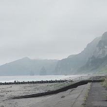 イタンキ浜からみる