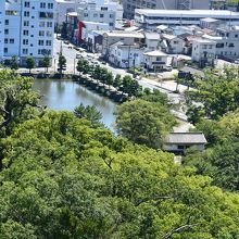 天守から眺めた岡口門