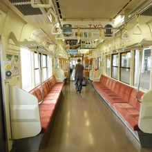 この旅情の無いロングシート