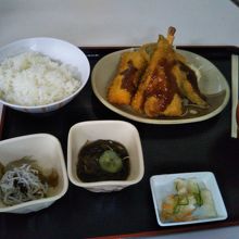 ミックスフライ定食