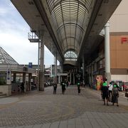 秋田駅西口から続きます