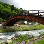 見どころ多いアーチ橋 （木曽の大橋）