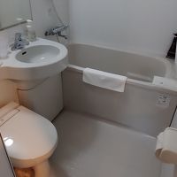 部屋に付属した浴室。清掃は出来ていました。