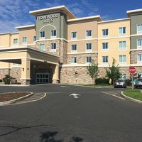 駐車場はモールの中なので広々