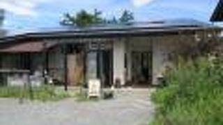 白そばと黒そばが味わえます