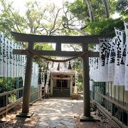 竹島にある神社で、家内安全・夫婦円満・厄除けの神様