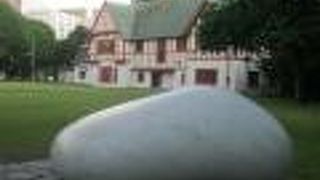 何か和んでしまう癒し系な作風が印象に残る作品です。