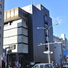 結構な規模のビルだ