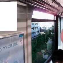 窓が開いてたり空席が多かったりと警戒ムードでした