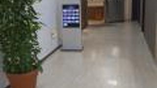 細長いラウンジ