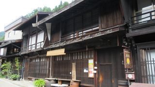 漆器の修理もしてくれる土産店です