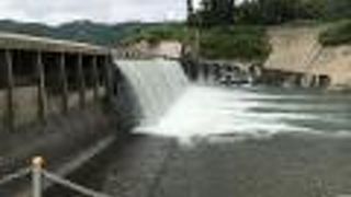 水のカーテンの迫力は満点です