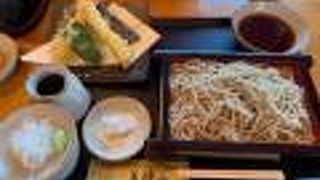 羊蹄山を望む蕎麦屋 