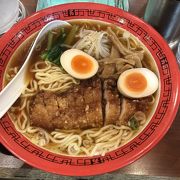 排骨（パーコ）はもちろん美味しいが、鶏ガラベースのシンプルなしょうゆ味のラーメンも美味い