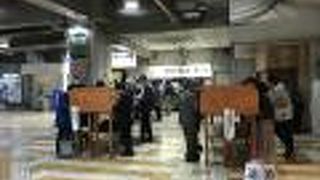 カレーのにおいにそそられます。