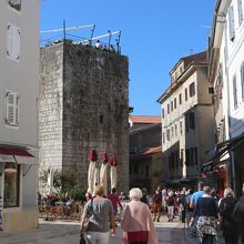 「ペンタゴナル・タワー」（15世紀の要塞化された城門）