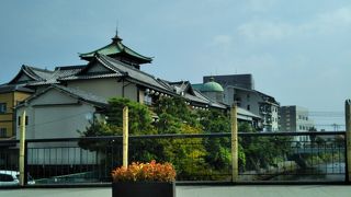 日本建築の素晴らしい温泉旅館