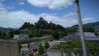 JR鉄道の車窓からもよく見える