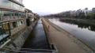 川沿いに遊歩道・サイクリング道路も整備