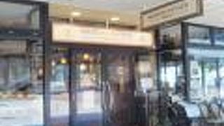 メゾンカイザーのベーカリー＆カフェ