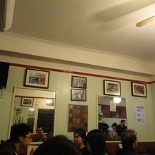 2014年の店内。少しだけドラマの写真が貼ってあった。