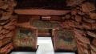 現存数が少ない貴重な装飾古墳。